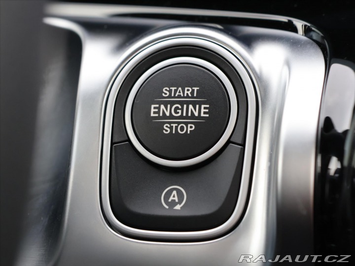 Mercedes-Benz GLB 2,0 220 4Matic AMG Premiu 2025