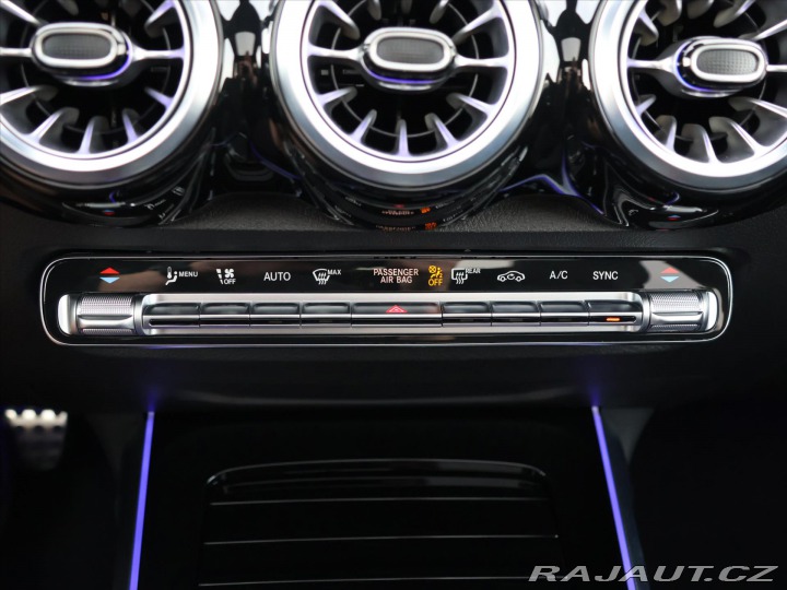 Mercedes-Benz GLB 2,0 220 4Matic AMG Premiu 2025