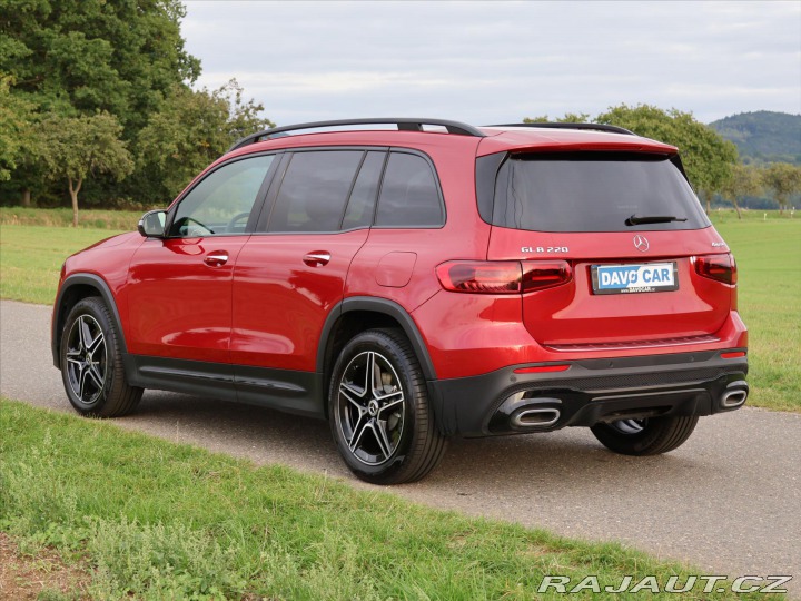 Mercedes-Benz GLB 2,0 220 4Matic AMG Premiu 2025