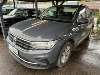 Volkswagen Tiguan 1,5 TSi 110kW DSG Life !!