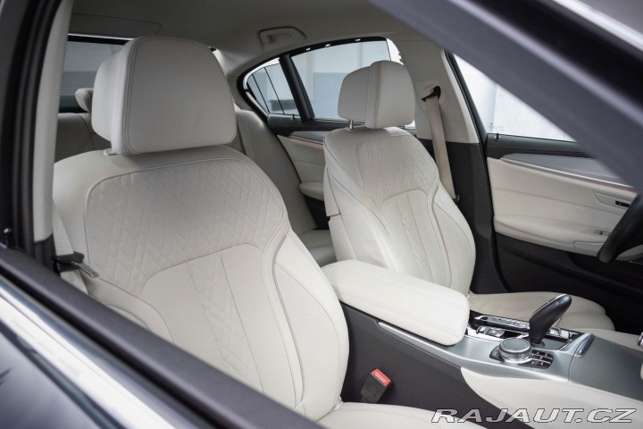 BMW 5 540d xDrive*MASÁŽ*2xKOLA* 2020