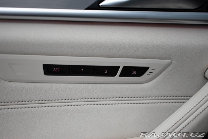 BMW 5 540d xDrive*MASÁŽ*2xKOLA* 2020