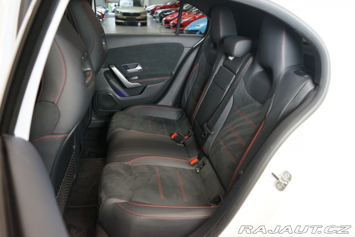 Mercedes-Benz A 200d*AMG*CAMERA*LED*ZÁRUK 2024