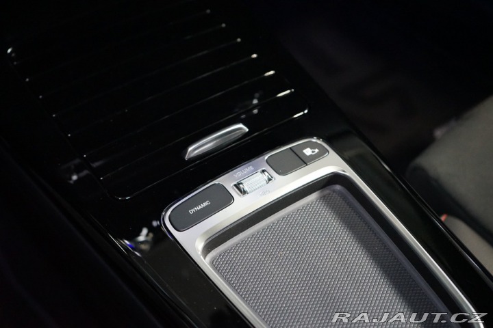 Mercedes-Benz A 200d*AMG*CAMERA*LED*ZÁRUK 2024
