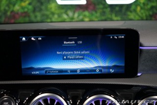 Mercedes-Benz A 200d*AMG*CAMERA*LED*ZÁRUK 2024