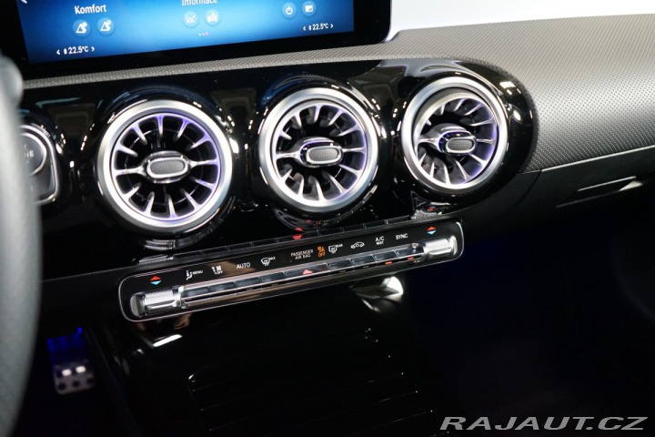 Mercedes-Benz A 200d*AMG*360*LED*ZÁRUKA*C 2024
