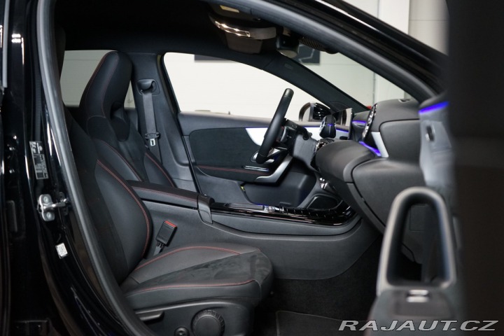 Mercedes-Benz A 200d*AMG*360*LED*ZÁRUKA*C 2024