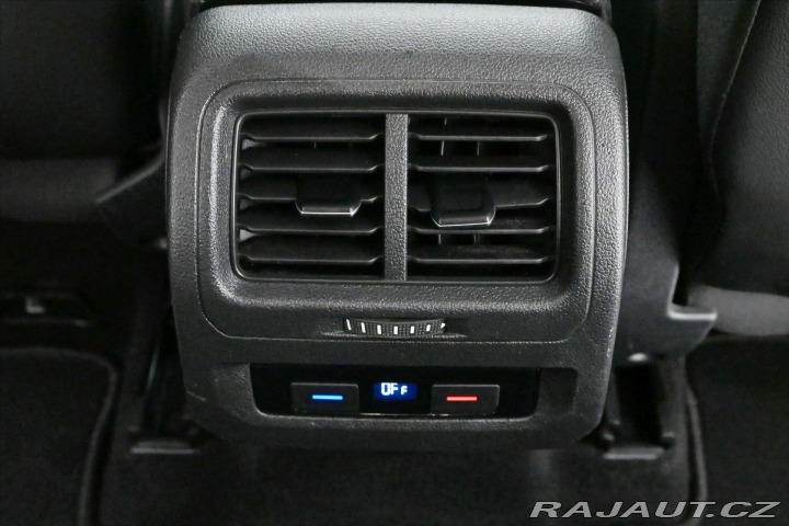 Volkswagen Touran 2,0 TDi 110kW DSG 7míst C 2021