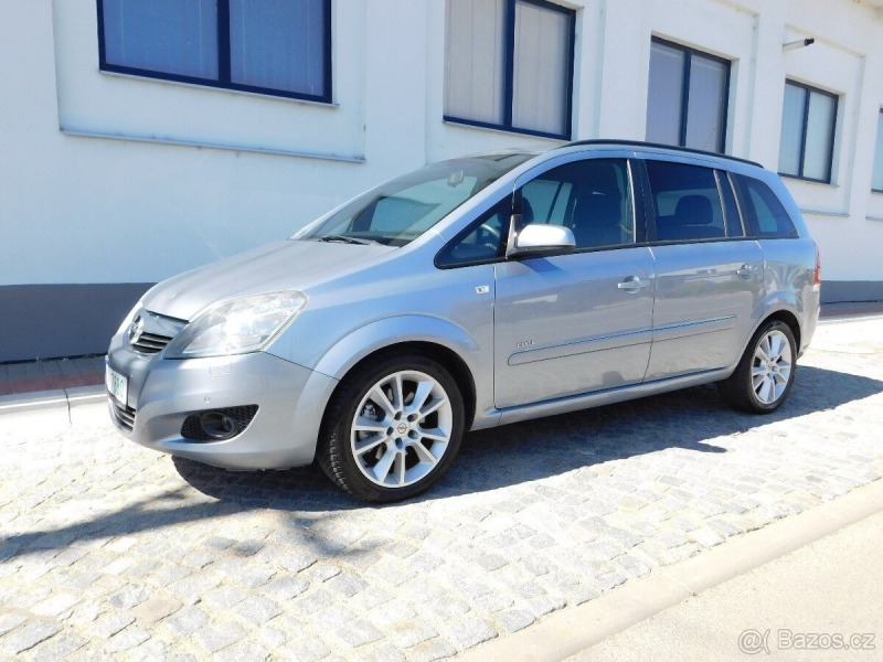 Opel Zafira 1,9   CDTi,,7 míst,,tažné