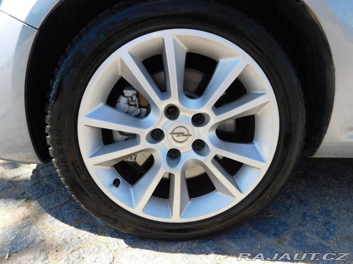 Opel Zafira 1,9 CDTi,,7 míst,,tažné 1800