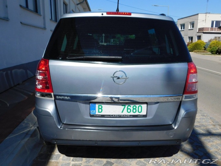 Opel Zafira 1,9 CDTi,,7 míst,,tažné 1800