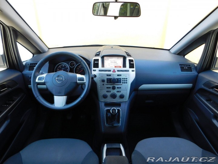 Opel Zafira 1,9 CDTi,,7 míst,,tažné 1800