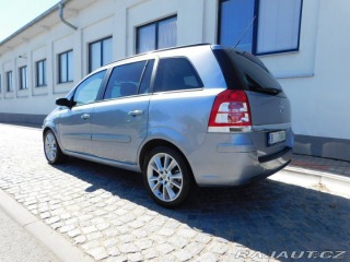 Opel Zafira 1,9   CDTi,,7 míst,,tažné 1800