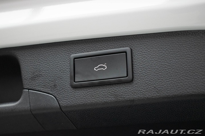 Volkswagen Passat 2.0 TDI R-LINE*TAŽNÉ*ZÁRU 2024