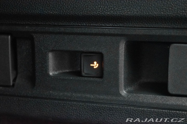 Volkswagen Passat 2.0 TDI R-LINE*TAŽNÉ*ZÁRU 2024