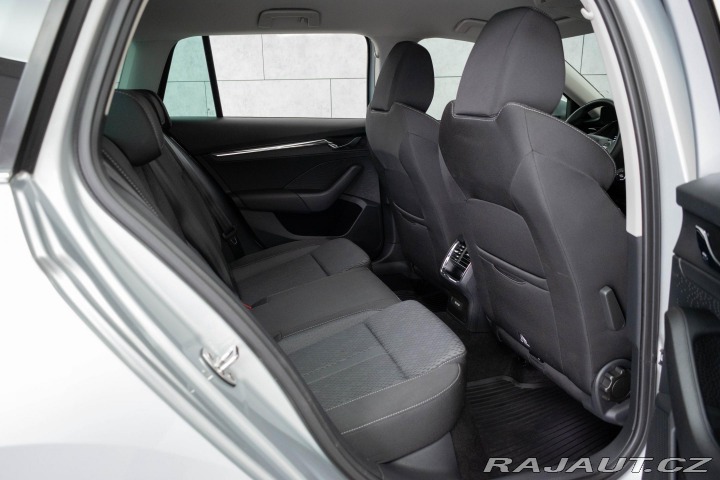 Škoda Octavia 1.5 TSI STYLE*KESSY*REZER 2022