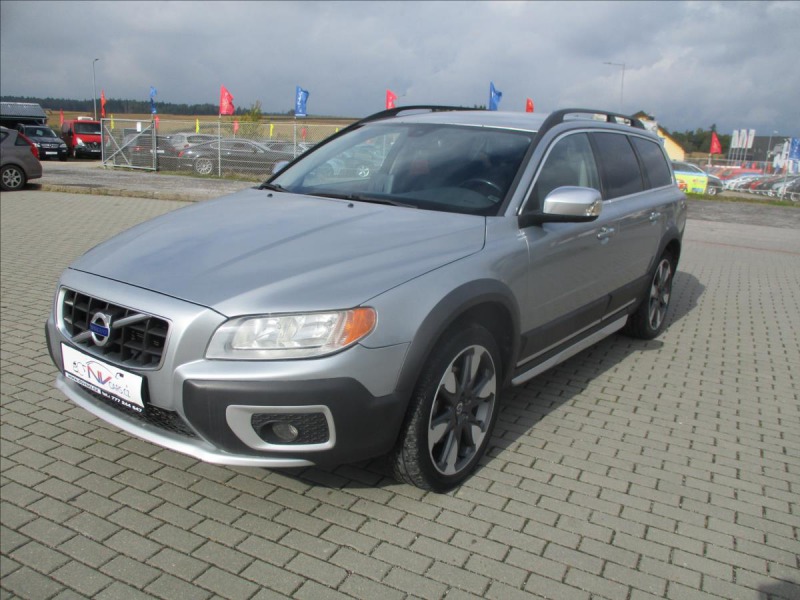 Volvo XC70 2,4 D5 AWD MANUAL CROSSCO