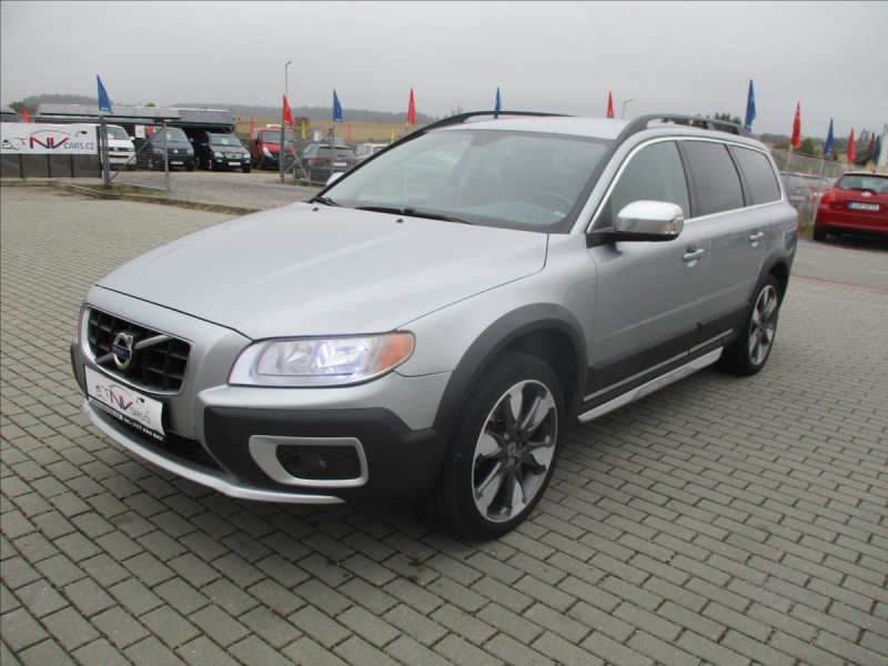 Volvo XC70 2,4 D5 AWD MANUAL CROSSCO