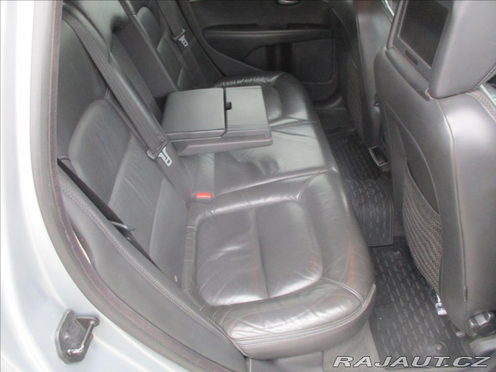 Volvo XC70 2,4 D5 AWD MANUAL CROSSCO 2010
