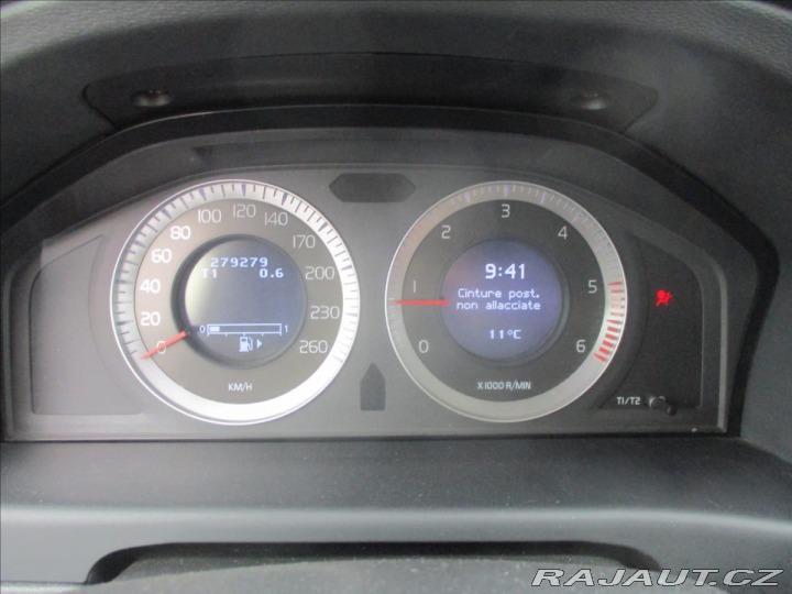 Volvo XC70 2,4 D5 AWD MANUAL CROSSCO 2010