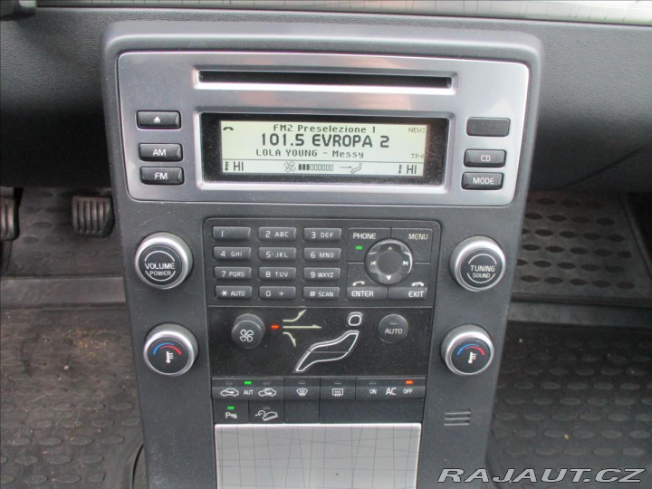Volvo XC70 2,4 D5 AWD MANUAL CROSSCO 2010