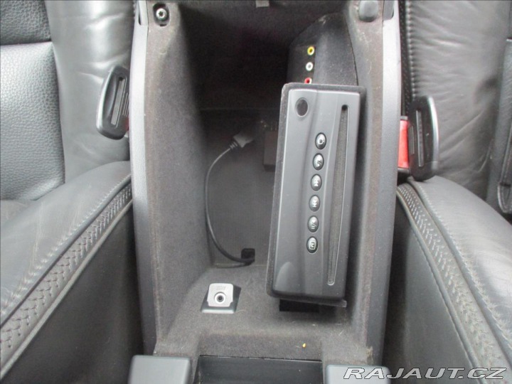 Volvo XC70 2,4 D5 AWD MANUAL CROSSCO 2010