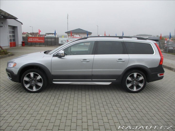 Volvo XC70 2,4 D5 AWD MANUAL CROSSCO 2010