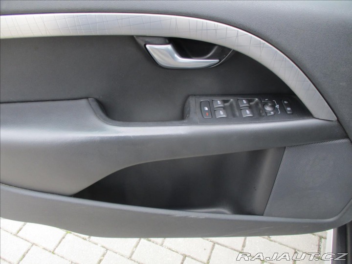 Volvo XC70 2,4 D5 AWD MANUAL CROSSCO 2010