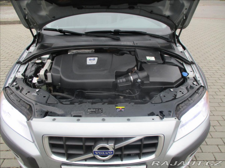 Volvo XC70 2,4 D5 AWD MANUAL CROSSCO 2010