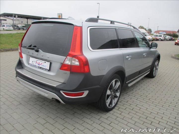 Volvo XC70 2,4 D5 AWD MANUAL CROSSCO 2010
