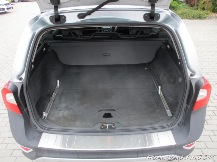 Volvo XC70 2,4 D5 AWD MANUAL CROSSCO 2010