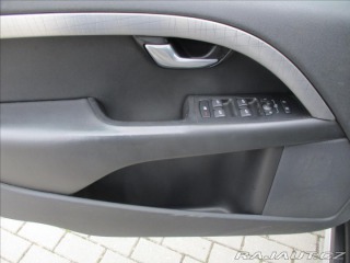 Volvo XC70 2,4 D5 AWD MANUAL CROSSCO 2010