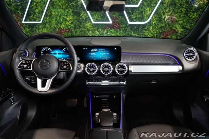 Mercedes-Benz EQB 300*4M*PANO*CAMERA*CZ*LED 2024