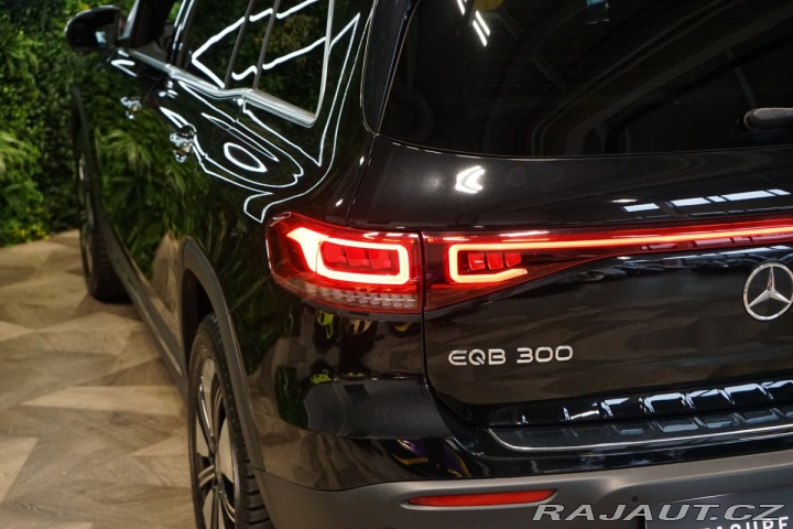 Mercedes-Benz EQB 300*4M*PANO*CAMERA*CZ*LED 2024
