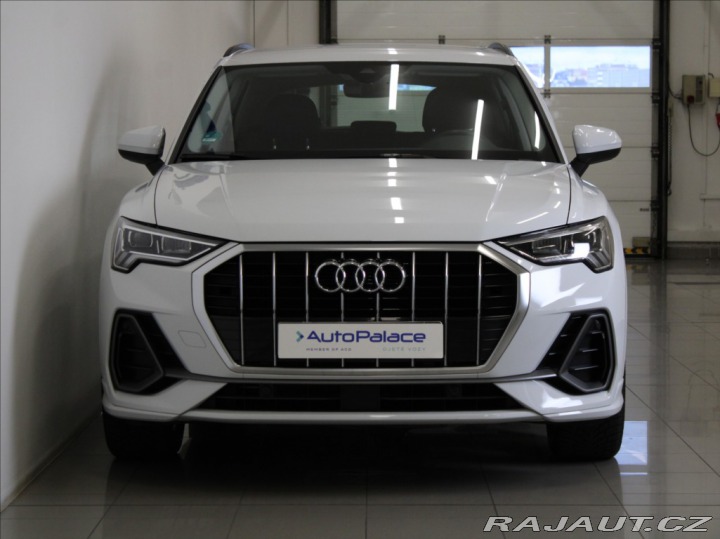 Audi Q3 2,0 TDi AT S-Line BEZKLÍČ 2023