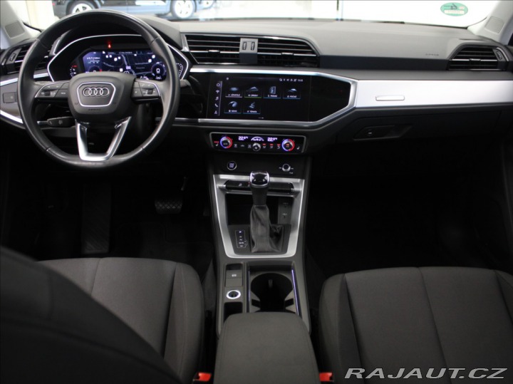 Audi Q3 2,0 TDi AT S-Line BEZKLÍČ 2023