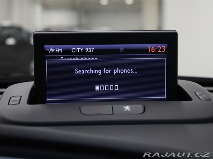 Peugeot 5008 1,6 THP 115kW AT Pano. 76 2012