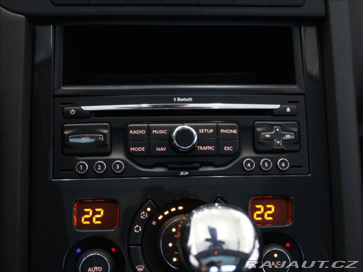 Peugeot 5008 1,6 THP 115kW AT Pano. 76 2012