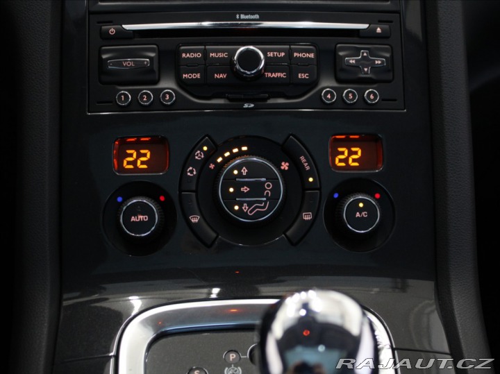 Peugeot 5008 1,6 THP 115kW AT Pano. 76 2012