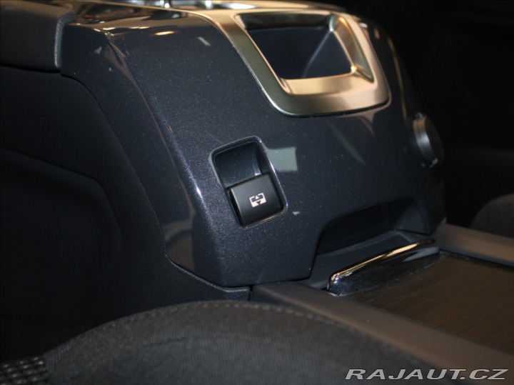 Peugeot 5008 1,6 THP 115kW AT Pano. 76 2012