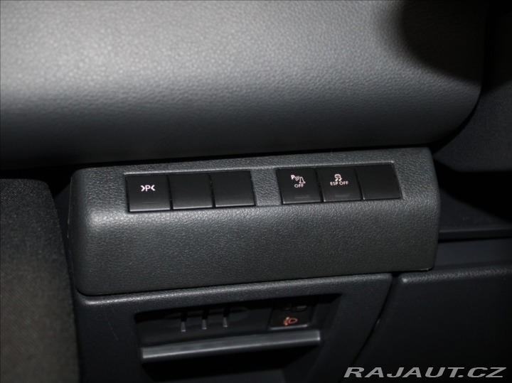 Peugeot 5008 1,6 THP 115kW AT Pano. 76 2012