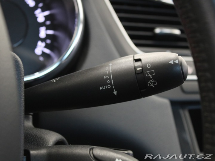 Peugeot 5008 1,6 THP 115kW AT Pano. 76 2012