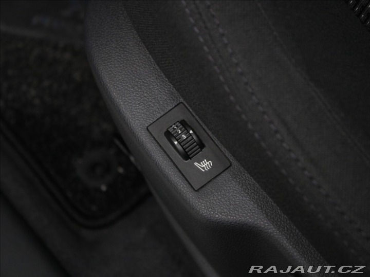 Peugeot 5008 1,6 THP 115kW AT Pano. 76 2012