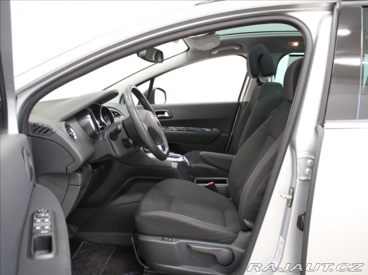 Peugeot 5008 1,6 THP 115kW AT Pano. 76 2012