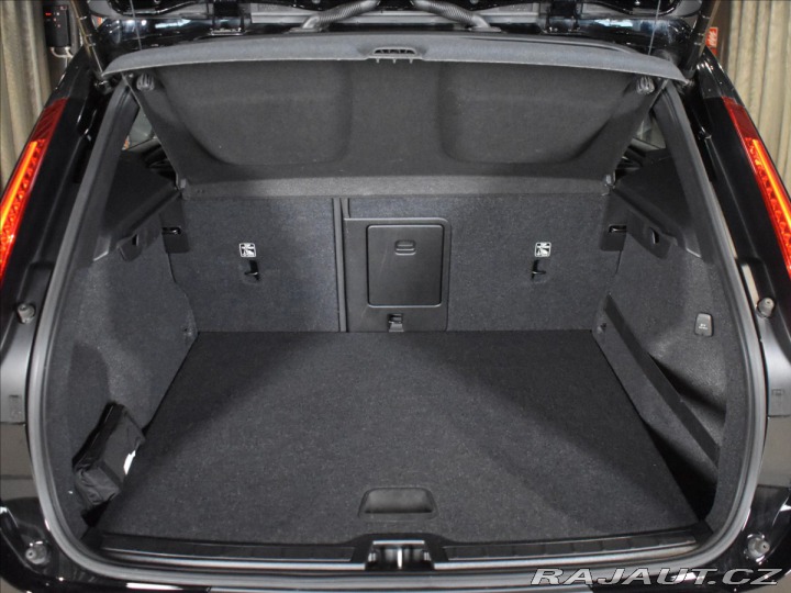 Volvo XC40 2,0 D4 AWD Momentum pro B 2019