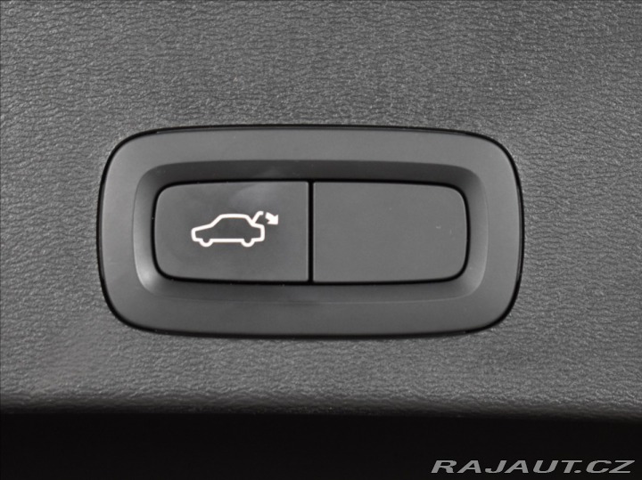 Volvo XC40 2,0 D4 AWD Momentum pro B 2019