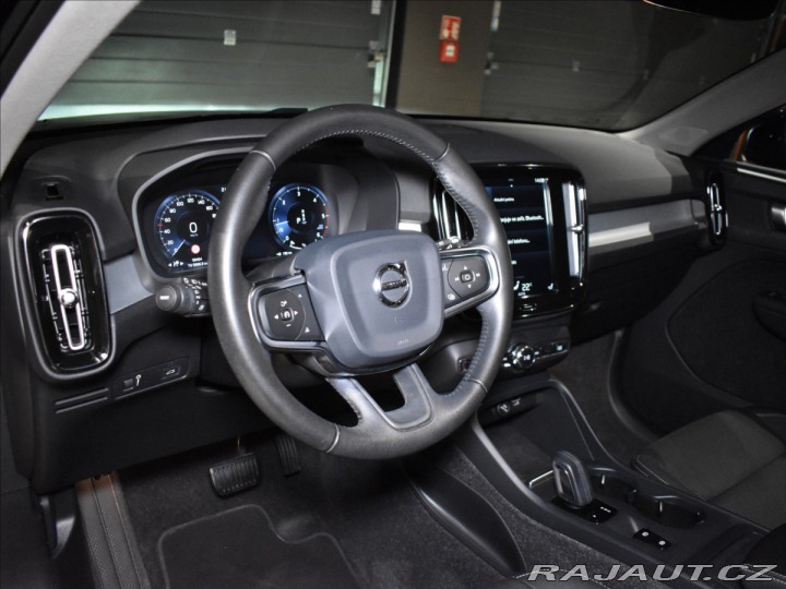 Volvo XC40 2,0 D4 AWD Momentum pro B 2019