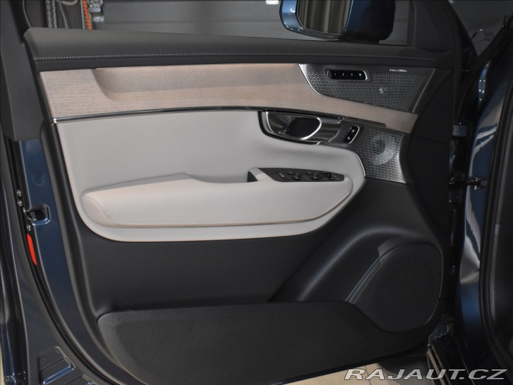 Volvo XC90 2,0 T8 Ultra Bright 2025