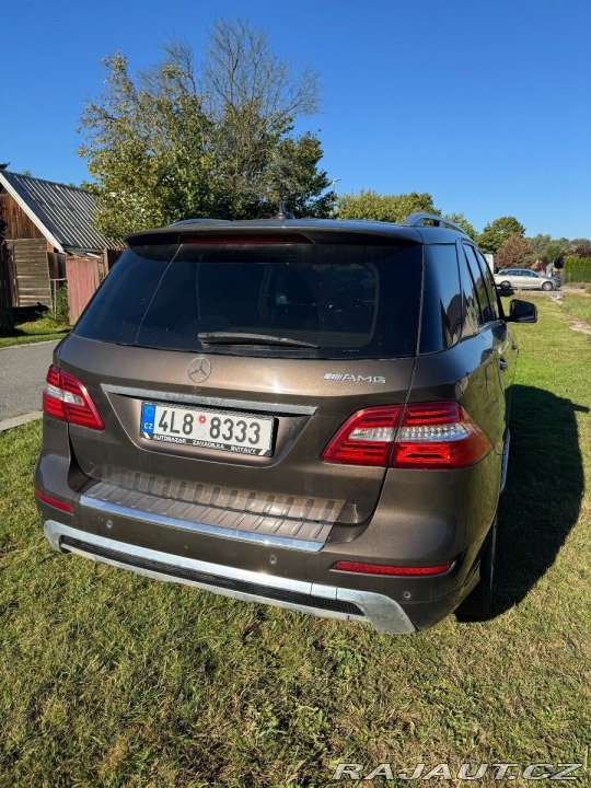 Mercedes-Benz M 3,5 ML 350CDi Bluetec A 2012