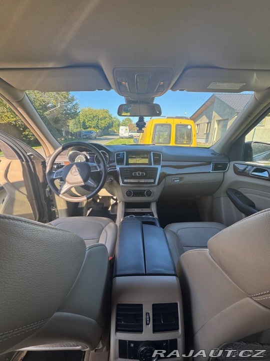 Mercedes-Benz M 3,5 ML 350CDi Bluetec A 2012